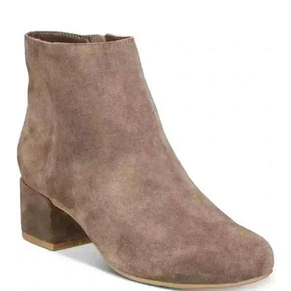 Kenneth Cole Reaction Shoes - Kenneth Cole Reaction Road stop booties Block heel side zipper Sxz 9.5 NWT